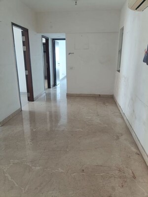 Room in 3.5 BHK Apartment at Omkar Alta Monte, Malad East – for Rent