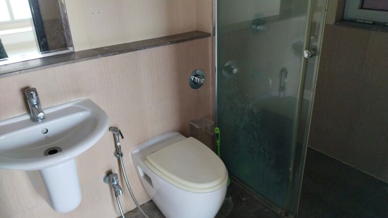 Bathroom, omkar-alta-monte 3.5 Bedroom 1833 Sq.Ft. Apartment In Malad East Mumbai 10197875