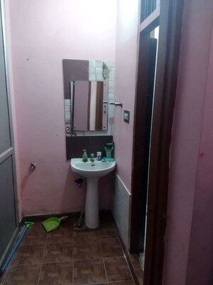 Bathroom in 1 BHK Villa at Gomti Nagar – for Rent