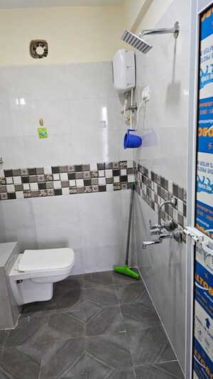 Master Bedroom in 1 BHK Apartment at Mohid Swiz Heights, Andheri West – for Rent