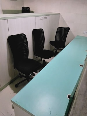 Team Area in  Office Space at Super Shopping Complex, Kandivali West – for Rent