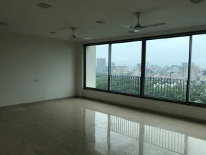 Room in 3 BHK Apartment at Oberoi Realty Esquire, Goregaon East – for Rent