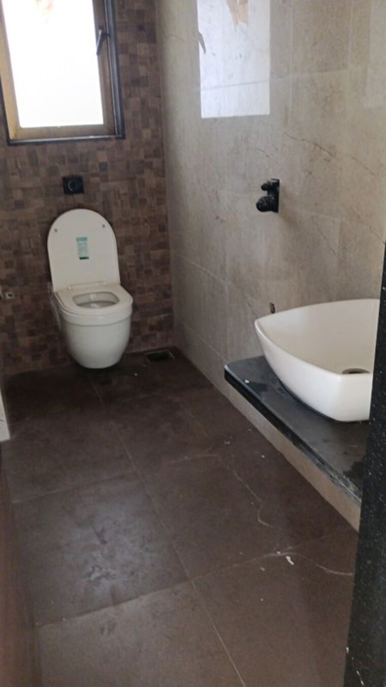 Bathroom, chirag-bhagat-grandeur 3 Bedroom 1350 Sq.Ft. Apartment In Malad West Mumbai 10198032