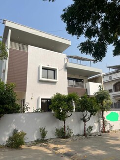 5 BHK + Pooja Room,Servant Room,Study Room,Extra Room,Store Room Villa For Sale in Thaltej