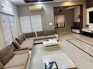 Team Area in 5 BHK Villa at Thaltej – for Sale