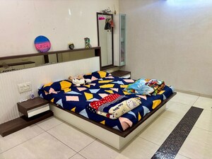 Bedroom in 5 BHK Villa at Thaltej – for Sale