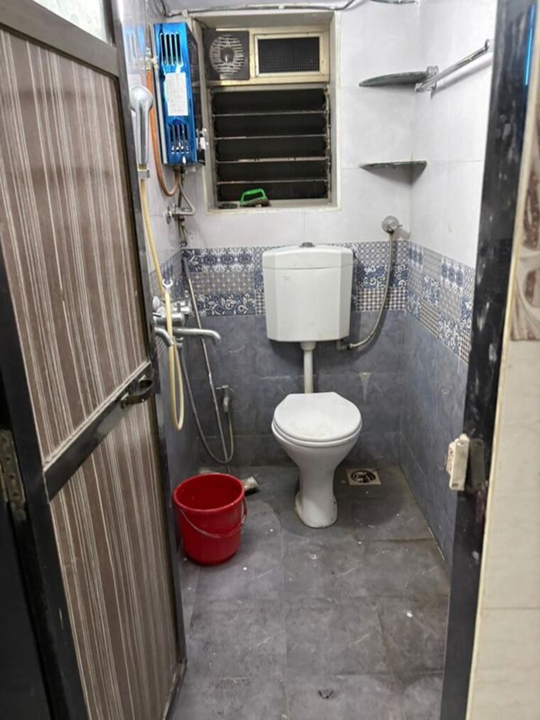 Bathroom, mahadev-darshan 1 Bedroom 520 Sq.Ft. Apartment In Andheri East Mumbai 10198043