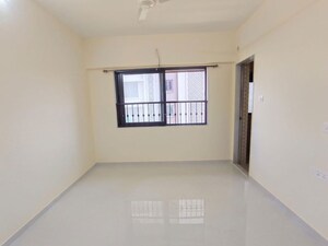 Room in 2 BHK Apartment at BDL Hresa, Chembur – for Rent
