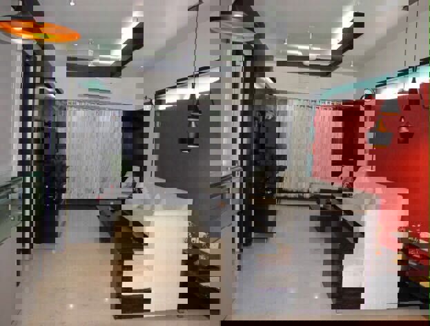 3 BHK 1430 Sq.Ft. Apartment in Emerald Building