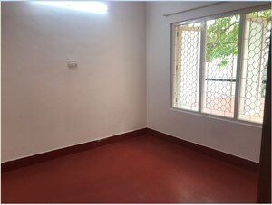 Room in 2 BHK Apartment at Cooke Town – for Rent