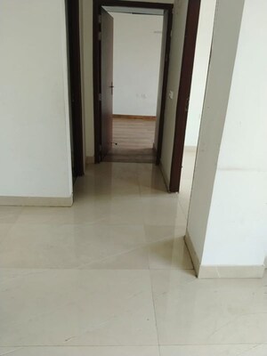 Room in 2.5 BHK Apartment at Supertech Cape Town, Sector 74 – for Sale