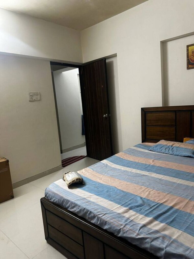 Bedroom, bandra west 3 Bedroom 1000 Sq.Ft. Apartment In Bandra West Mumbai 10198250