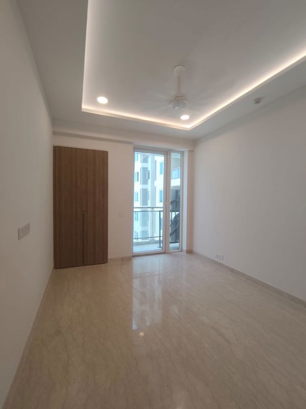 4 BHK + Servant Room Apartment For Rent in Ambience Creacions