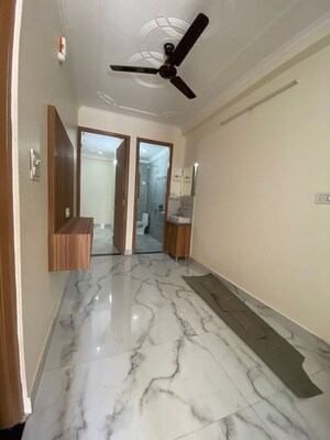 2 BHK Builder Floor For Rent in Chattarpur