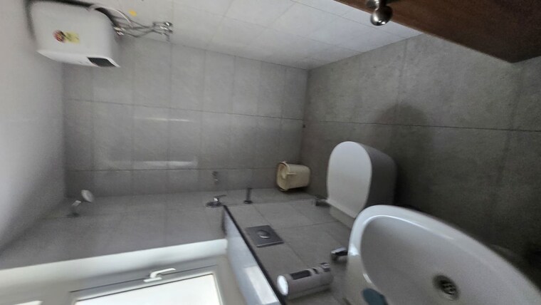 Bathroom, unitech-horizon 3 Bedroom 1768 Sq.Ft. Apartment In Pi Greater Noida Greater Noida 10198330
