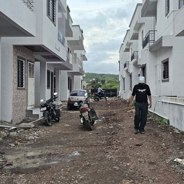  Parking, wagholi 3.5 Bedroom 1600 Sq.Ft. Villa In Wagholi Pune 10198346