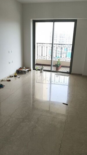 Room in 2.5 BHK Apartment at Lodha Bellagio, Powai – for Rent