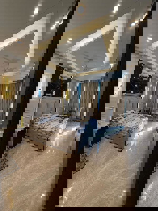 4 BHK + Servant Room 3000 Sq.Ft. Builder Floor in Ansal Sushant Lok I