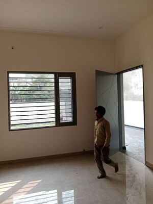 Room in 2.5 BHK Independent House at Sector 13 – for Rent