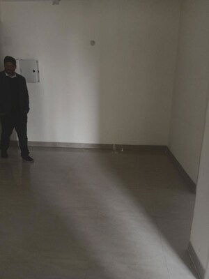 Room in 2 BHK Apartment at Shree Vardhman Mantra, Sector 67 – for Rent