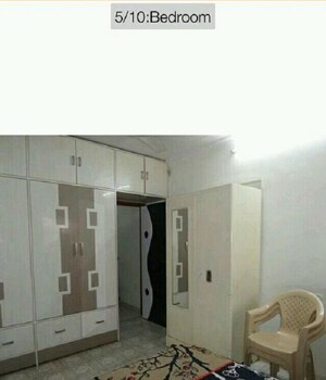 Room in 2 BHK Apartment at Evershine Mall, Malad West – for Rent