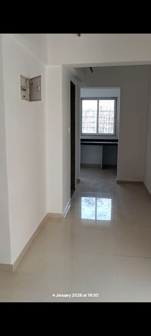 Room in 1 RK Apartment at Siddharth Nagar CHS Goregaon, Goregaon West – for Sale