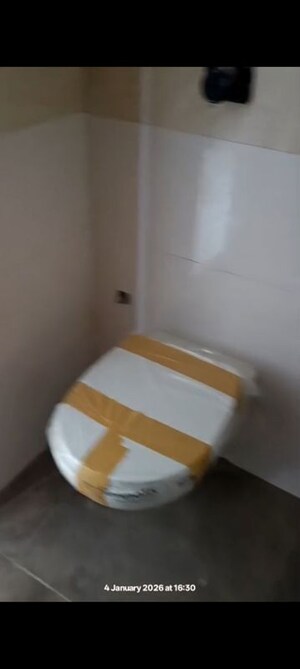 Furnished Amenities in 1 RK Apartment at Siddharth Nagar CHS Goregaon, Goregaon West – for Sale