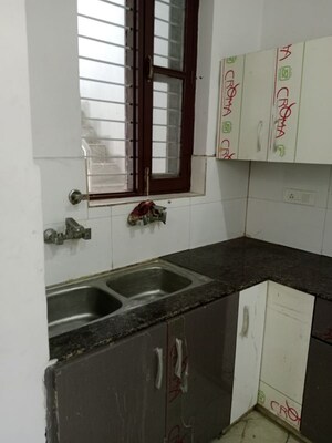 Kitchen in 1.5 BHK Builder Floor at Ansals Sushant City – for Rent