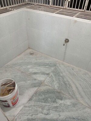 Bathroom in 3 BHK Apartment at Nirvana Residency, Kareli Bagh – for Rent