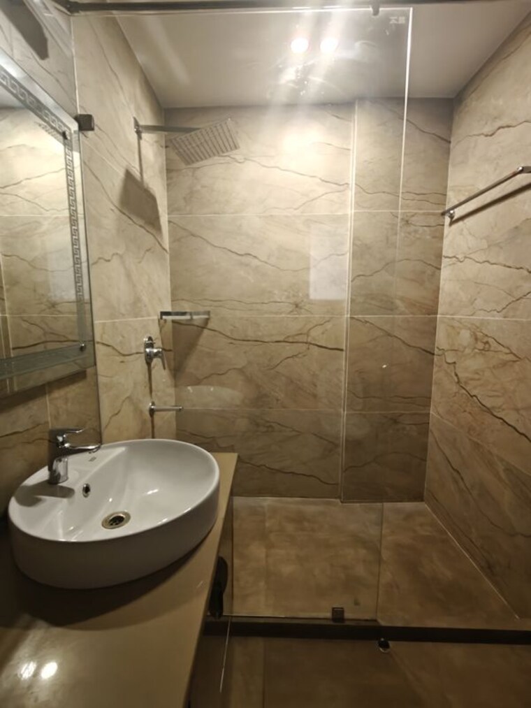 Bathroom, craft-destination-43 3 Bedroom 215 Sq.Yd. Builder Floor In Sector 43 Gurgaon 10199164