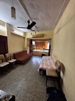 2 BHK + Pooja Room Apartment For Rent in Juhu