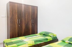 Room in  Pg at Kandivali East – for Rent