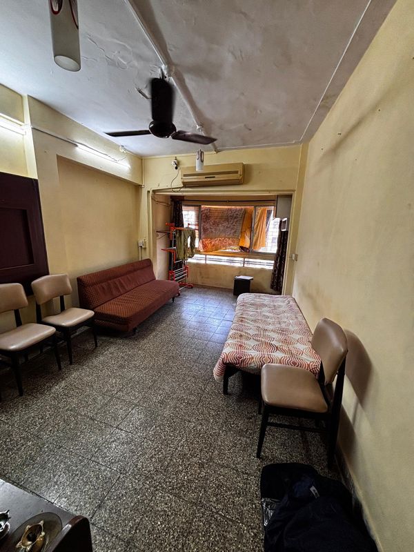 2 BHK + Pooja Room Apartment For Rent in Khar West