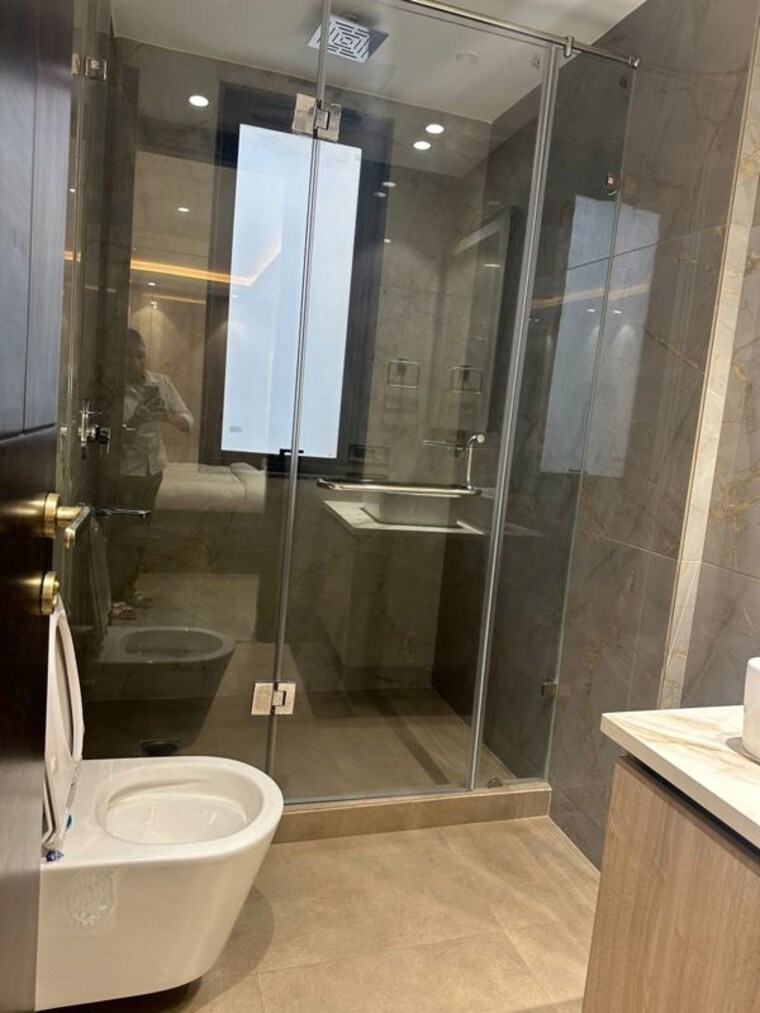 Bathroom, greater kailash i 3 Bedroom 2200 Sq.Ft. Builder Floor In Greater Kailash I Delhi 10199474