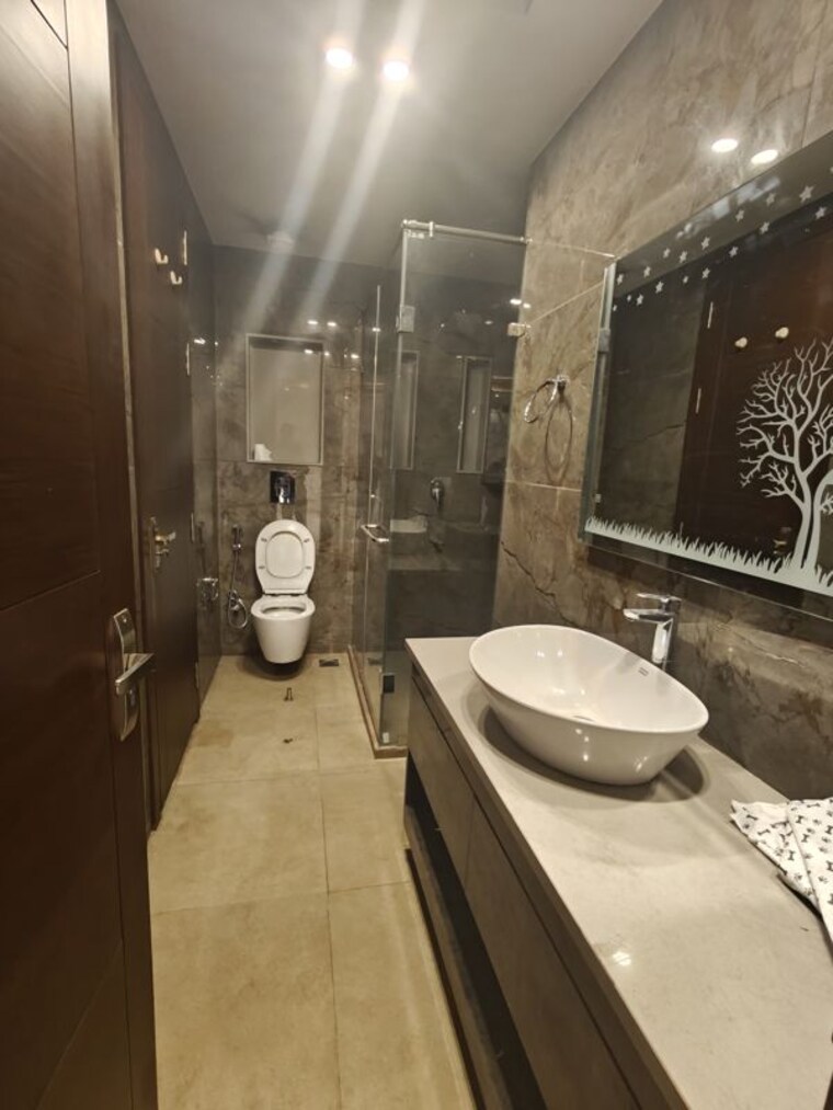 Bathroom, gupta-awas 3 Bedroom 215 Sq.Yd. Builder Floor In Sector 43 Gurgaon 10199517