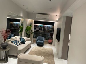 Team Area in 2 BHK Apartment at Sahakar Excel Acropolis, Bandra East – for Sale