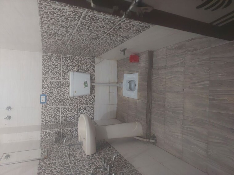 Bathroom, indira nagar 3 Bedroom 1800 Sq.Ft. Villa In Indira Nagar Lucknow 10199524