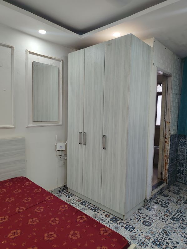 1 Rk  250 Sq.Ft. Apartment in Emaar Emerald Estate