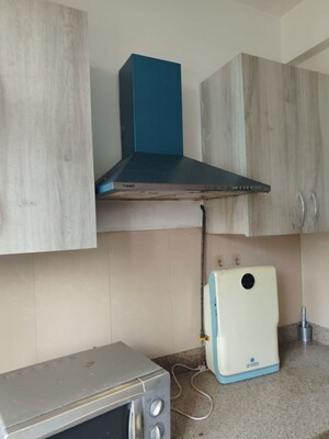 Furnished Amenities in 3.5 BHK Apartment at Emaar Emerald Estate, Sector 65 – for Rent