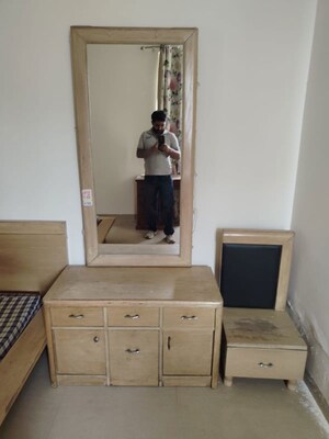 Furnished Amenities in 3.5 BHK Apartment at Emaar Emerald Estate, Sector 65 – for Rent