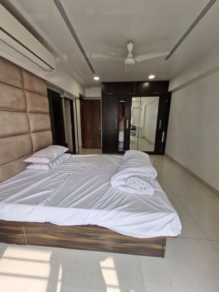Master Bedroom, khar west 3 Bedroom 1200 Sq.Ft. Apartment In Khar West Mumbai 10199582