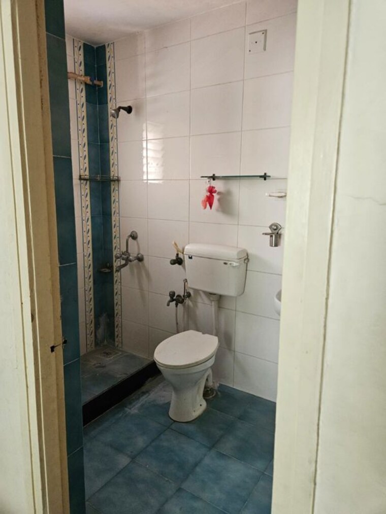 Bathroom, vishwanath-sharanam-12 3 Bedroom 1575 Sq.Ft. Apartment In Prahlad Nagar Ahmedabad 10199480