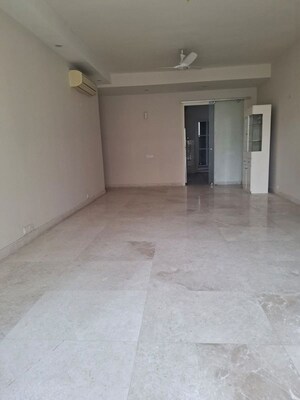 Room in 4 BHK Apartment at Ireo Victory Valley, Sector 67 – for Sale