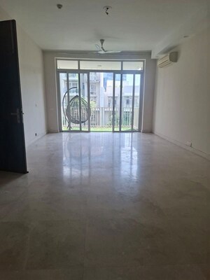 Room in 4 BHK Apartment at Ireo Victory Valley, Sector 67 – for Sale