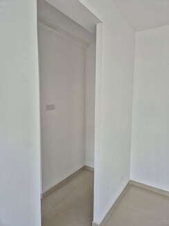2 BHK Apartment For Rent in UK Iridium