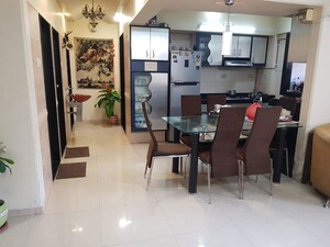 Team Area in 2 BHK Apartment at Siddharth Plaza, Lalbaug – for Rent