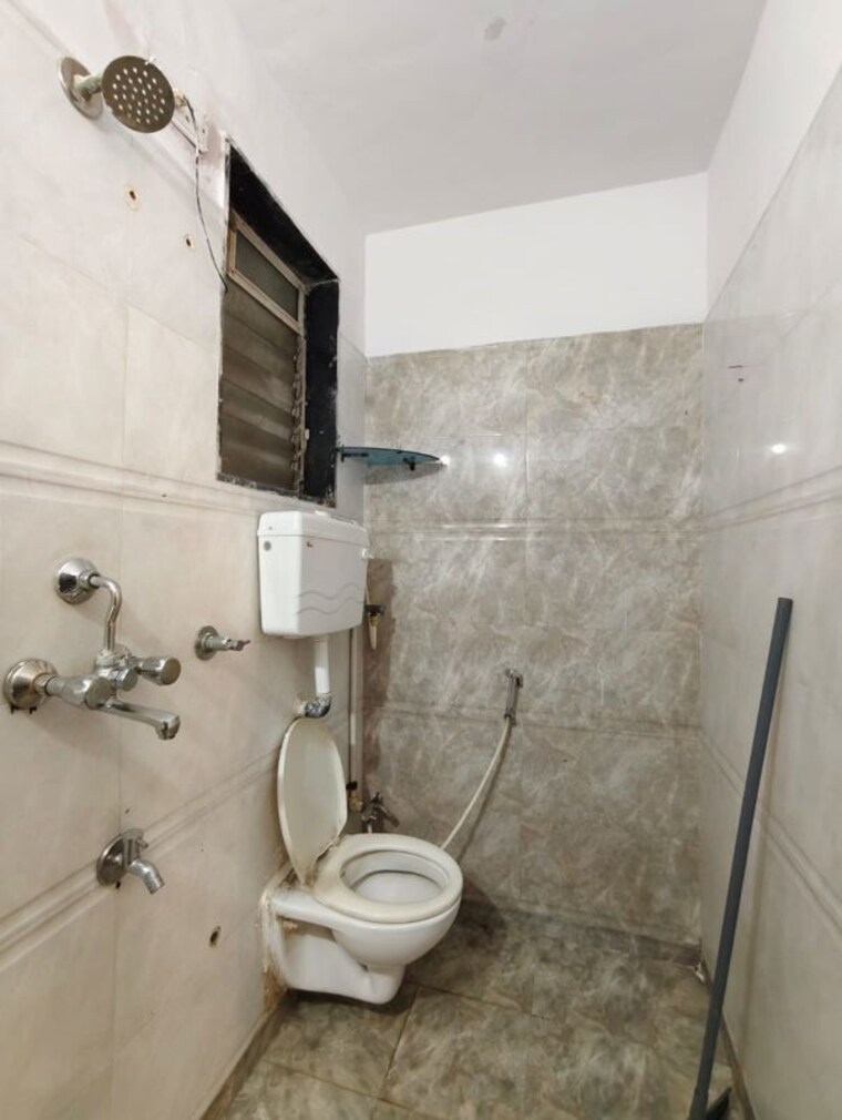 Bathroom, rosa-classique 1 Bedroom 421 Sq.Ft. Apartment In Kasarvadavali Thane 10199773