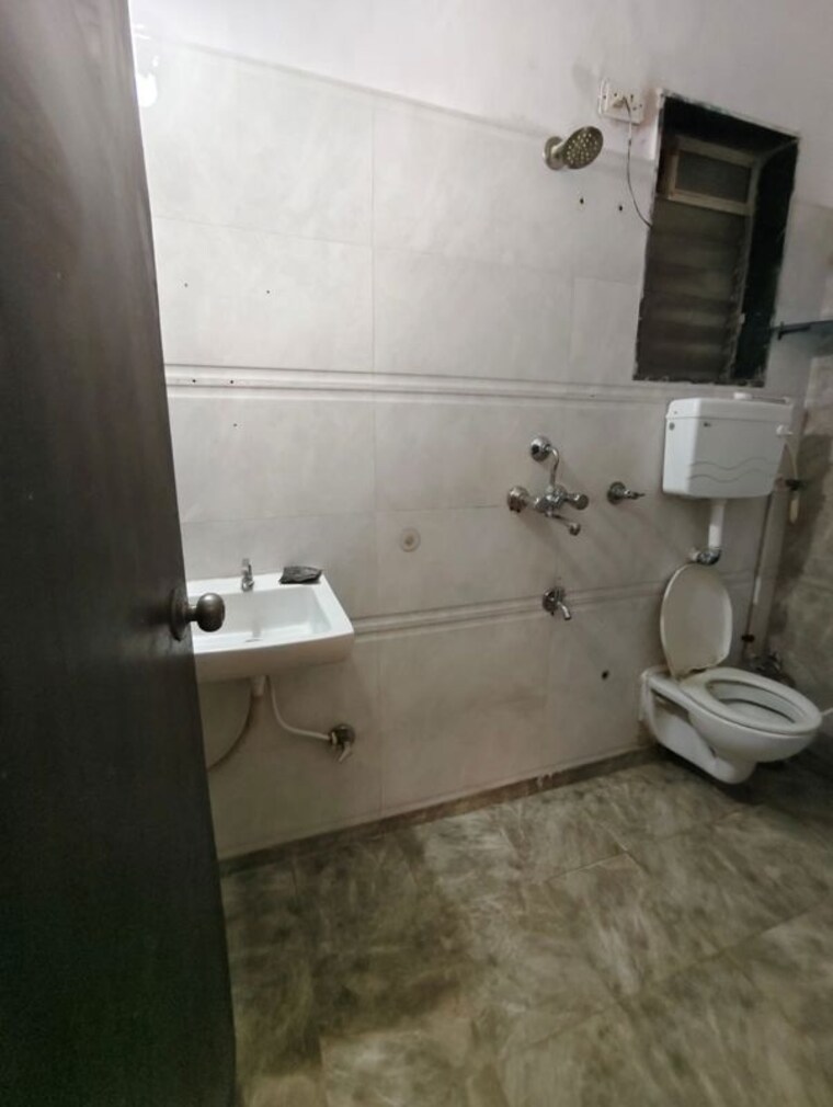 Bathroom, rosa-classique 1 Bedroom 421 Sq.Ft. Apartment In Kasarvadavali Thane 10199773