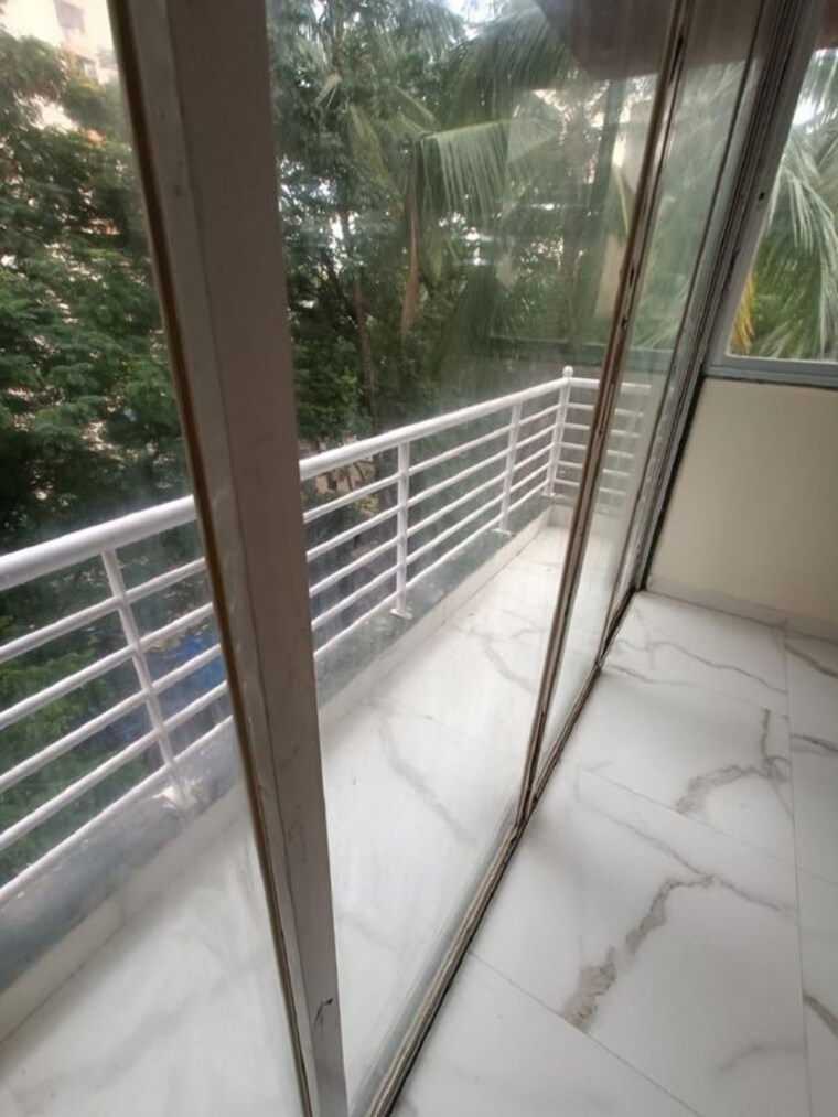 Balcony, khar west 2 Bedroom 700 Sq.Ft. Apartment In Khar West Mumbai 10199768