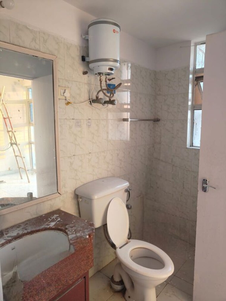 Bathroom, ansal-sushant-estate 3 Bedroom 1340 Sq.Ft. Apartment In Sector 52 Gurgaon 10199796
